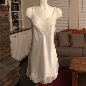 Oscar de la Renta White Lacy Slip Gown